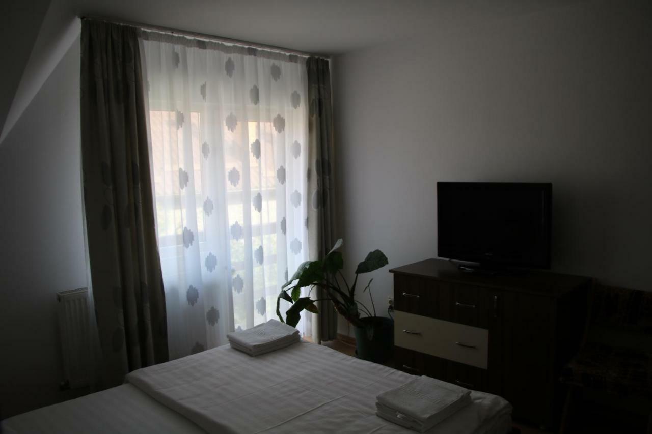 Casa Leny Hotel Tohanu Nou Ngoại thất bức ảnh
